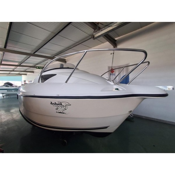 Barco QUICKSILVER 460 com o motor MARINER 40HP 4T. COM TRIME