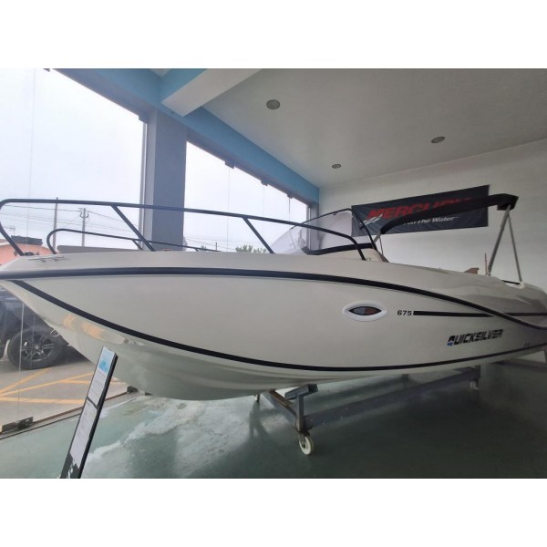 ACTIV 675 SUNDECK com MERCURY 150 XL EFI FourStroke 